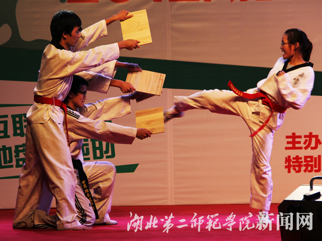 2.武术秀《武魂》.jpg
