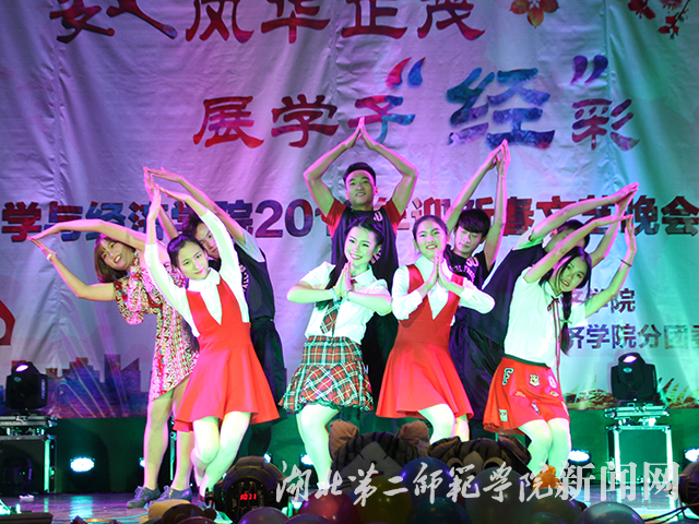9.舞蹈《小小时代》.jpg