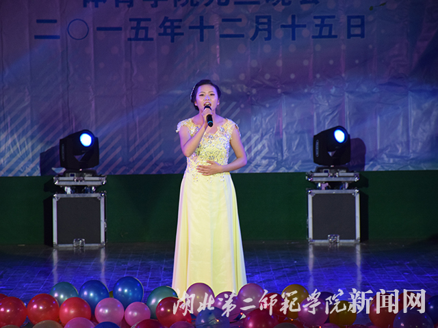 7.独唱《月满西楼》.jpg