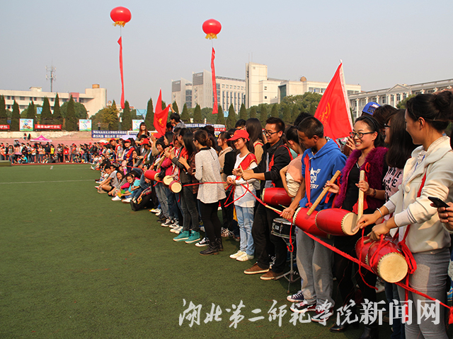 2.为运动员加油.jpg