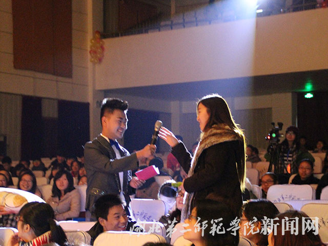 8.观众参与互动.jpg