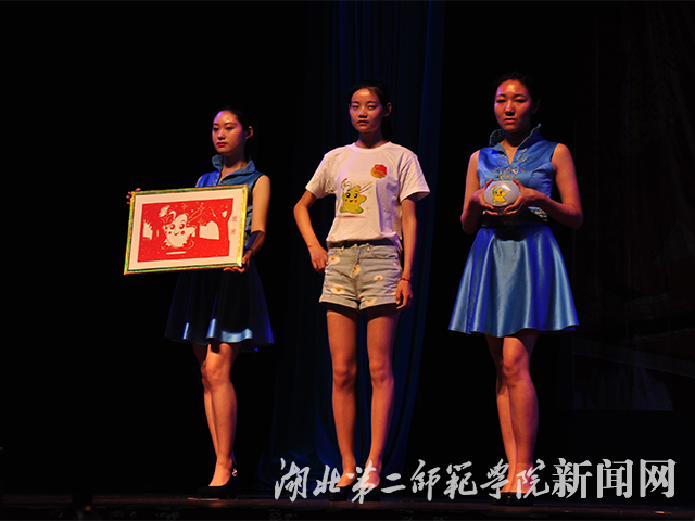 3.共青团卡通形象发布.jpg