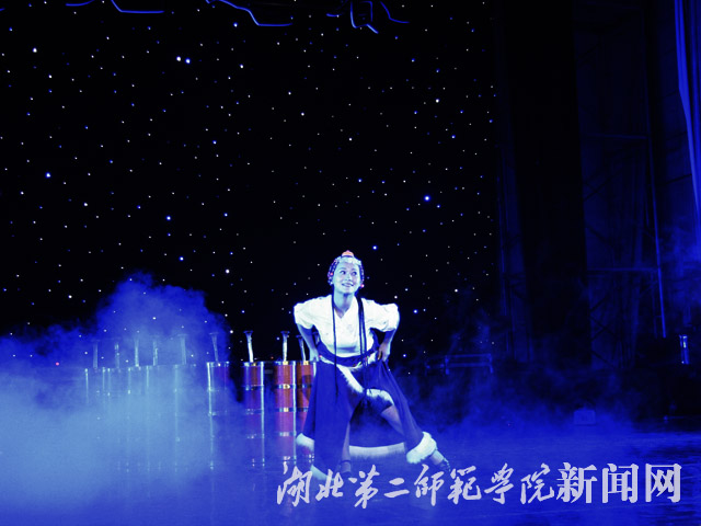 18.民族舞蹈：酥油飘香  演出单位：艺术学院.jpg