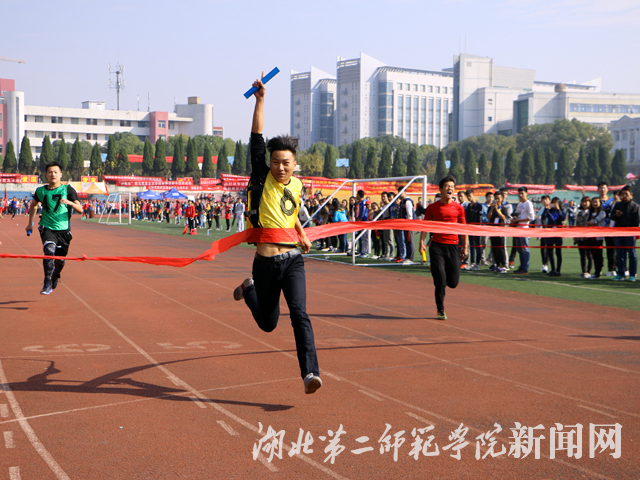 2.男子4乘400,冲线的激动时刻.jpg