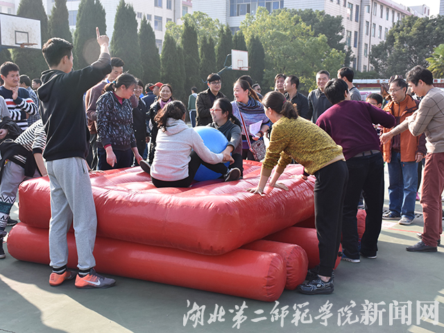 2.滚滚向前.jpg