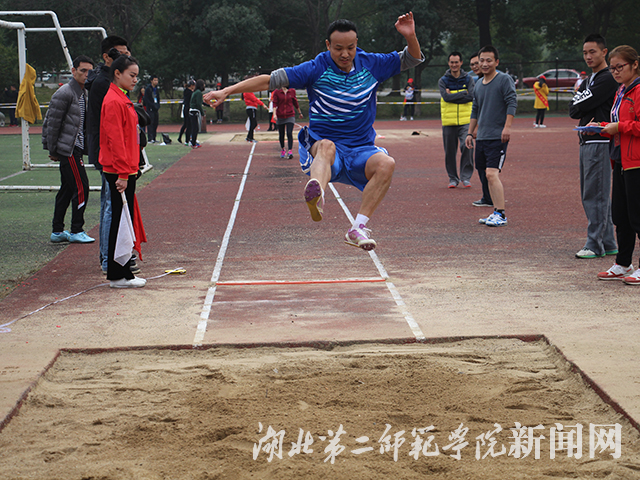 10.男子跳远二.jpg