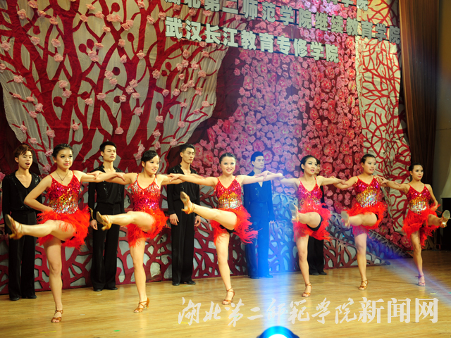 3.拉丁舞《绽放》.jpg