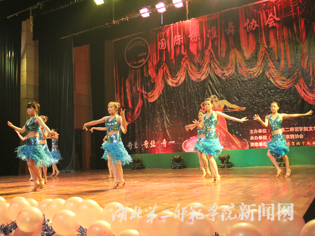 1.集体恰恰《tik tok》.jpg
