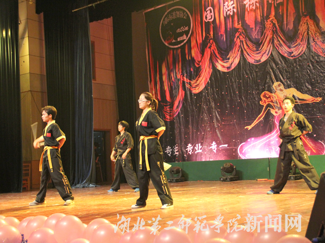 4.天狼星双节棍表演.jpg