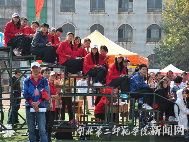 1.裁判的认真、赛场的公平.jpg