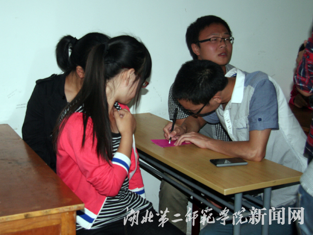 3.“头脑风暴”亲友团踊跃参与.jpg