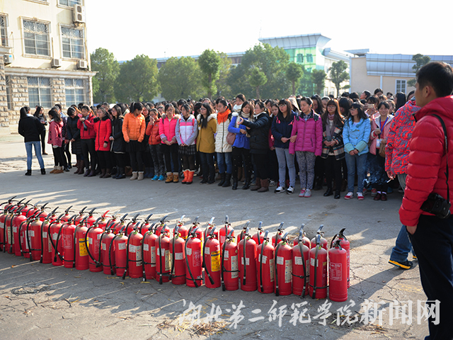 5.消防器材演练.jpg