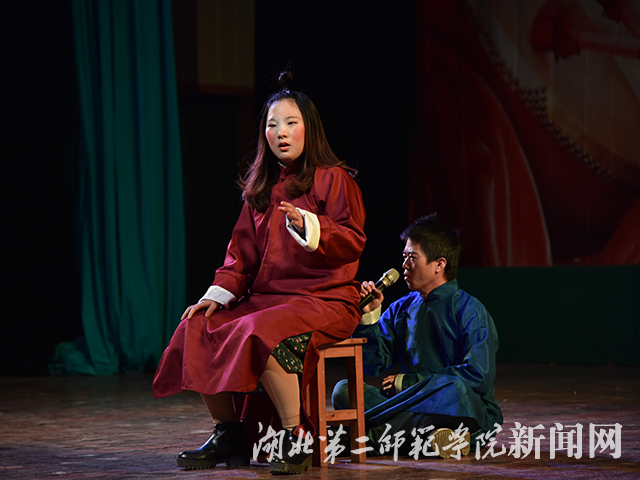 4.《傻子念书》.jpg