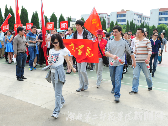 4.文学院参赛队.jpg