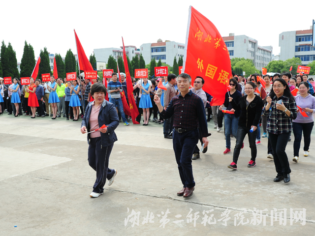 3.外国语学院参赛队.jpg