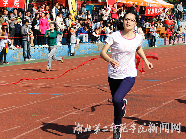 2.女教工田径赛.jpg