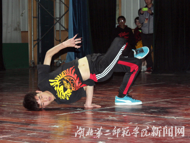 7.《街舞》.jpg