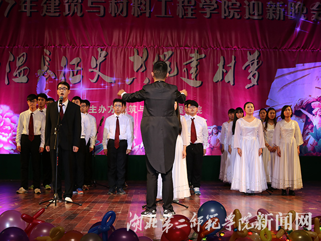 10.大合唱.jpg