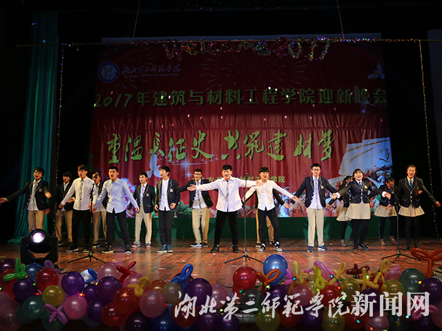 13.歌舞.jpg
