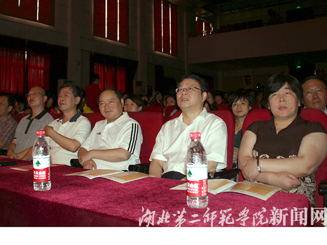 1.校领导出席“二师好声音”比赛现场.jpg