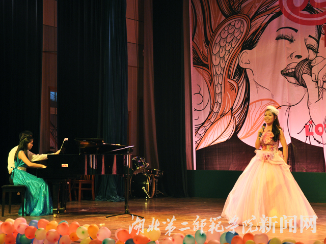 3.民歌独唱《梁祝新歌》.jpg