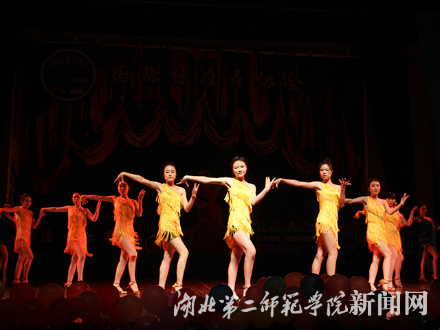8.集体伦巴.jpg