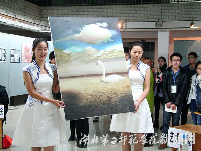 4.慈善作品展示.jpg