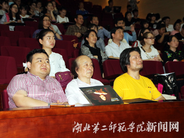 4.专业老师亲临演讲现场.jpg