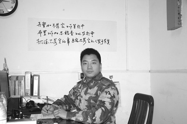 热心的铁腕兵哥.jpg