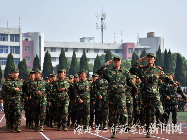 4.男团方阵.jpg