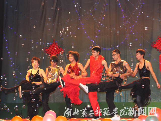 7.舞蹈《群魔乱舞》.JPG