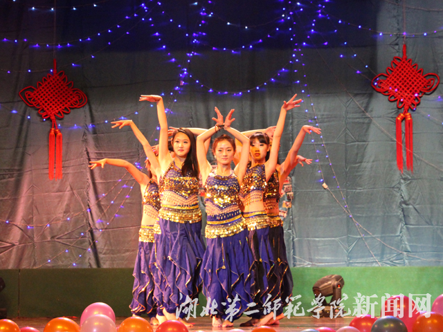 5.舞蹈《落花情》.JPG