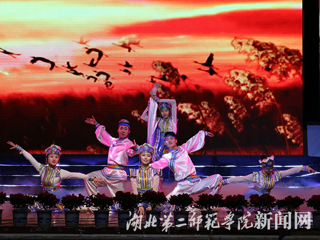 12.奇舞飞扬.jpg