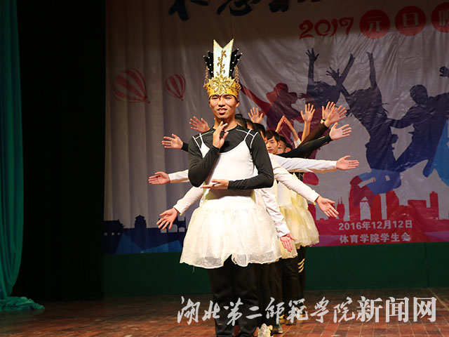 9.学生组织舞蹈.jpg
