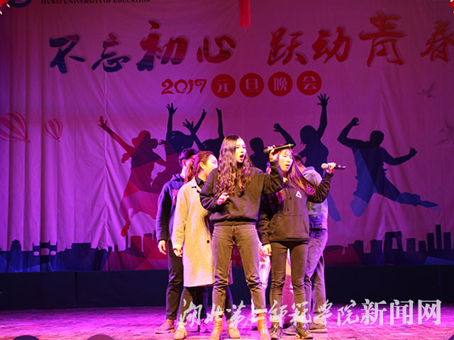 4.Sun dance show.jpg