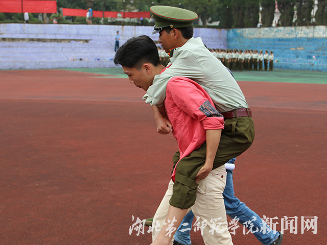 6.军训友谊情.jpg