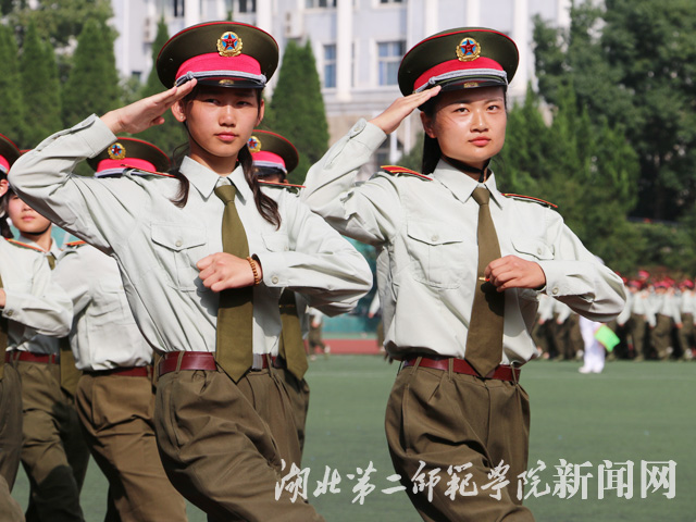 4.军训标兵.jpg