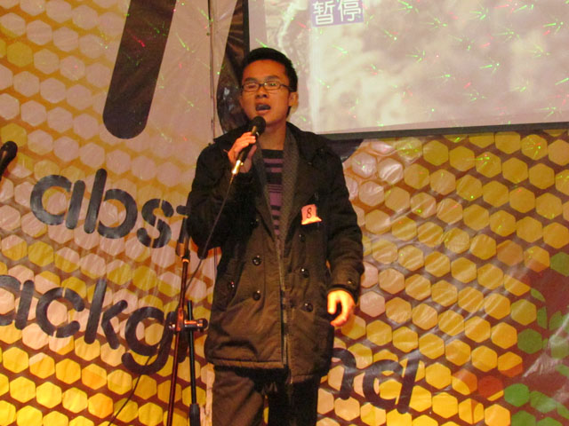 柴源在深情演唱 朱静娴  摄.jpg