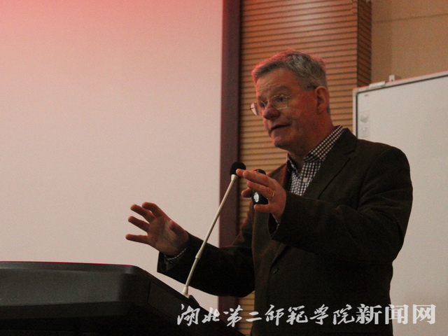 5.马丁教授解答学生提问.jpg