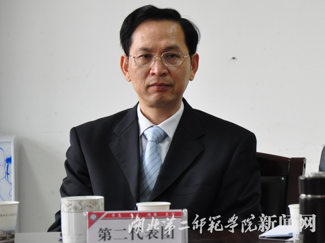3.副校长陈秋中代表讲话.jpg