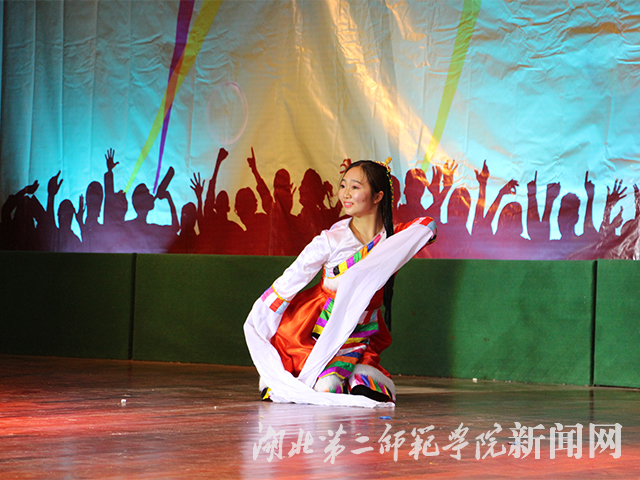 2、“林”舞蹈表演.jpg