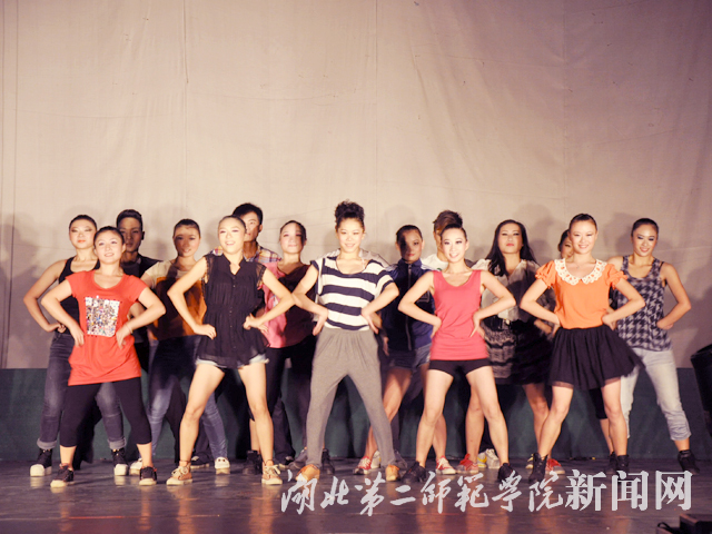 1.《最炫民族风》.jpg