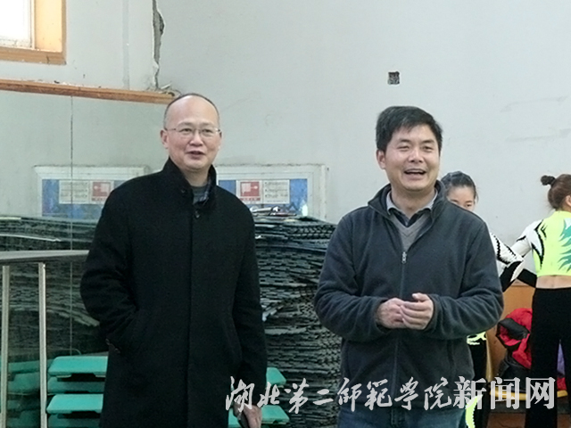 3.副校长黄颂亲临现场.jpg