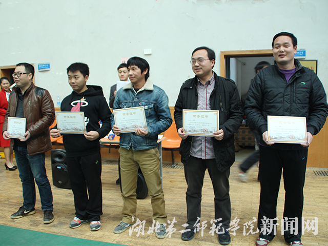 8.获奖老师合影留念.jpg