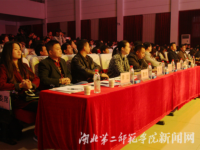 6.现场评委老师.jpg