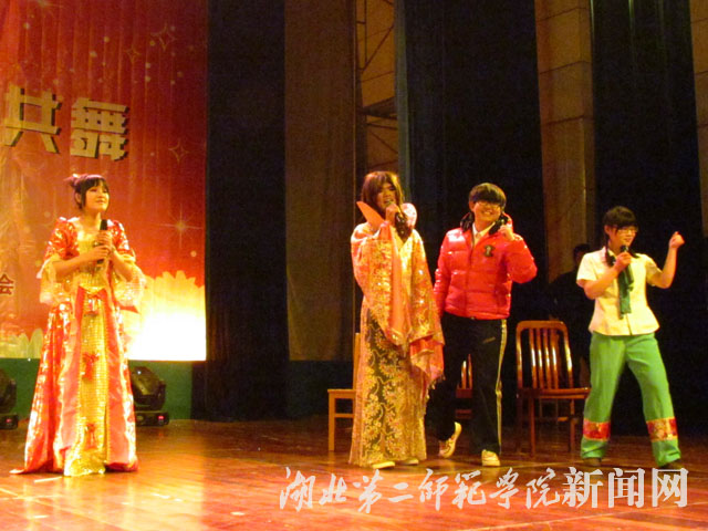 8.小品《化生好声音》.jpg