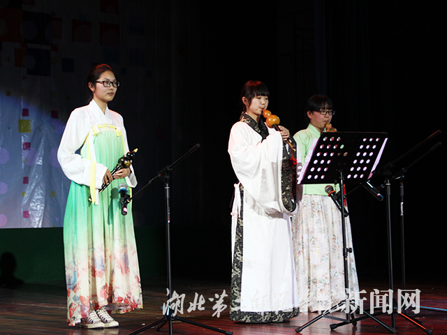 7.笛箫协会表演《梦里水乡》.jpg