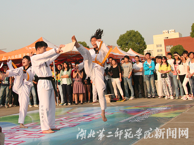 5.潮鸣巾帼不让须眉.jpg