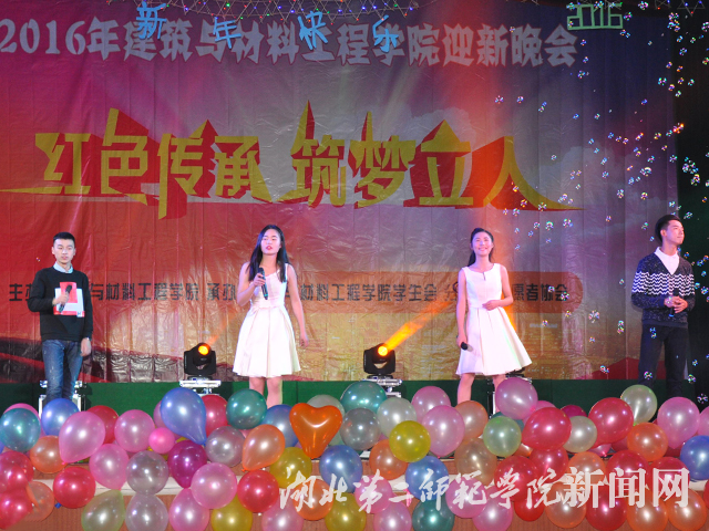5.学生歌唱表演.jpg