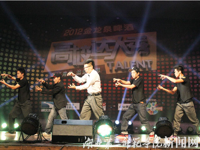 5 独具特色的机械舞表演.jpg